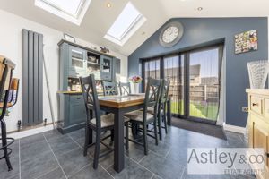 dining- click for photo gallery